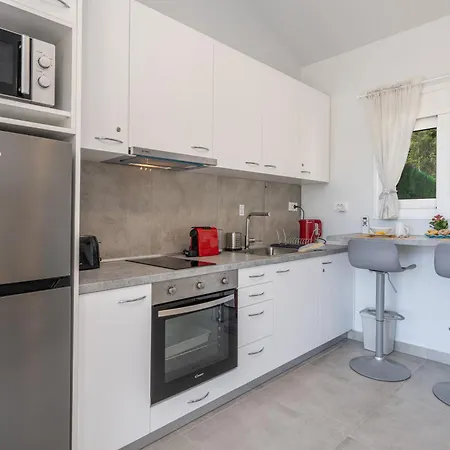 Foki Beach House Apartment *
