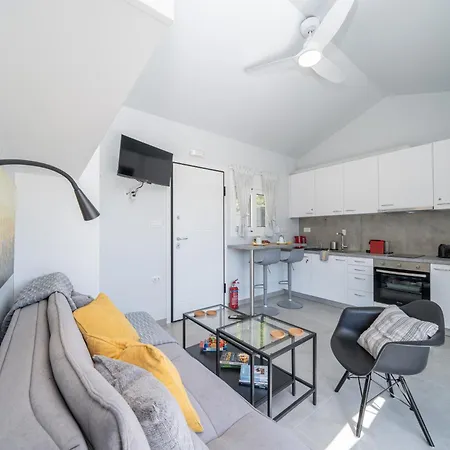 Foki Beach House *