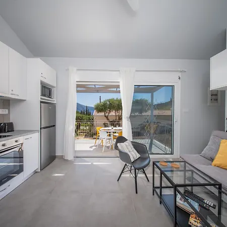 Foki Beach House Apartment